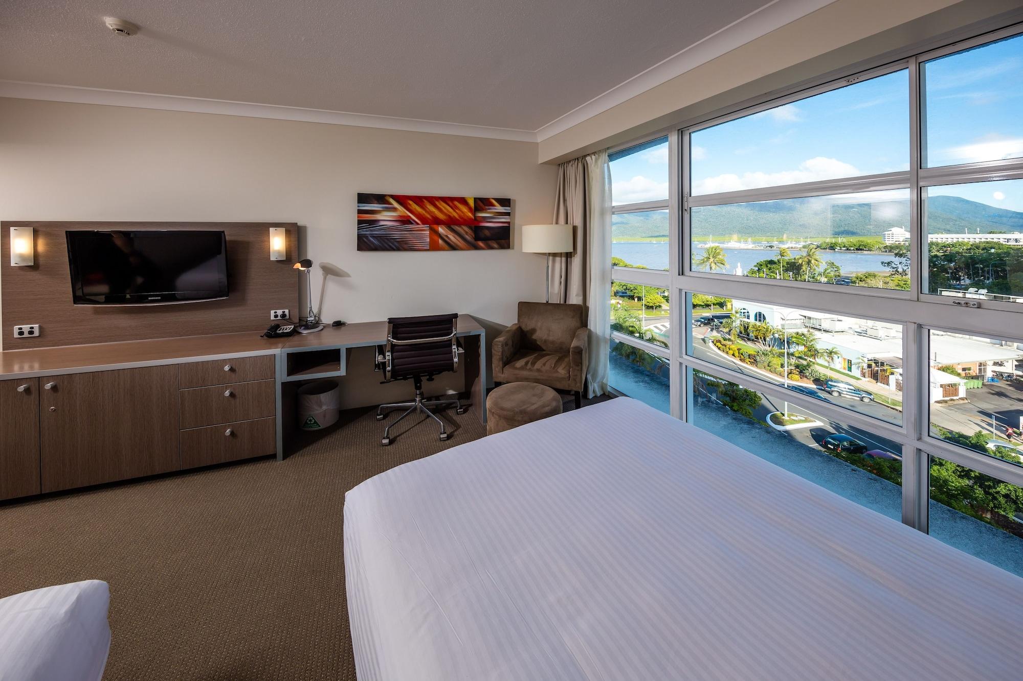 Doubletree By Hilton Cairns Hotel Exterior foto